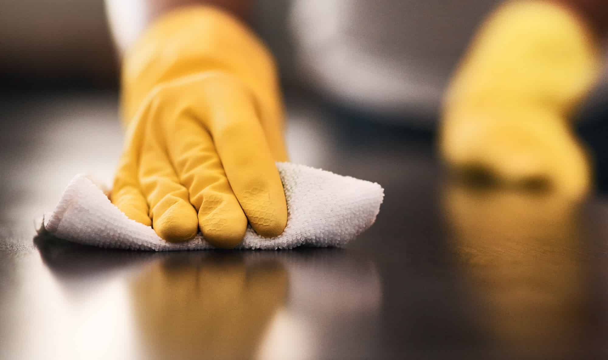 Cera creme, cera líquida ou autobrilhante: qual escolher?